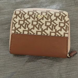 Dkny zip bifold wallet